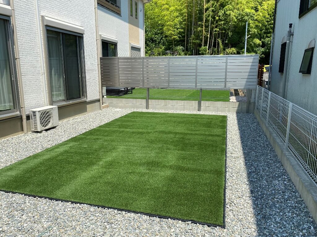 浜松市 目隠しフェンス 人工芝